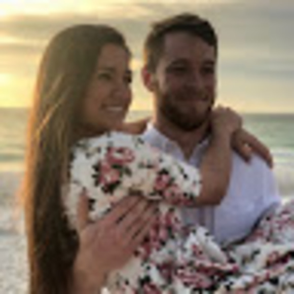 Meet your Posher, Lea - Picture 1 of 1